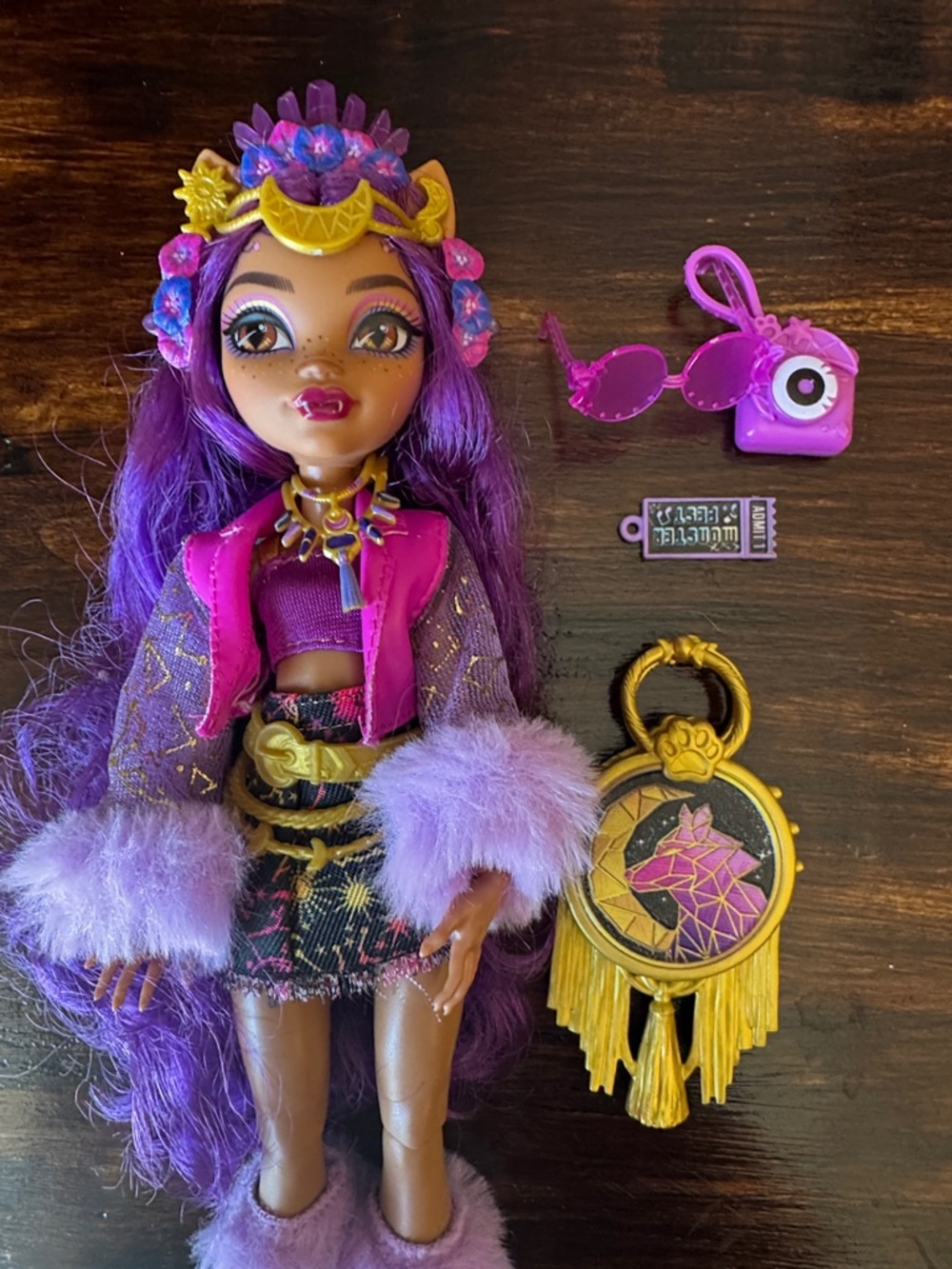 Clawdeen Wolf Moster High Doll - Picture 4 of 5